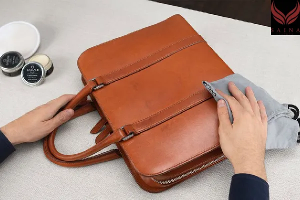 ترک خوردن کیف و کفش چرم
